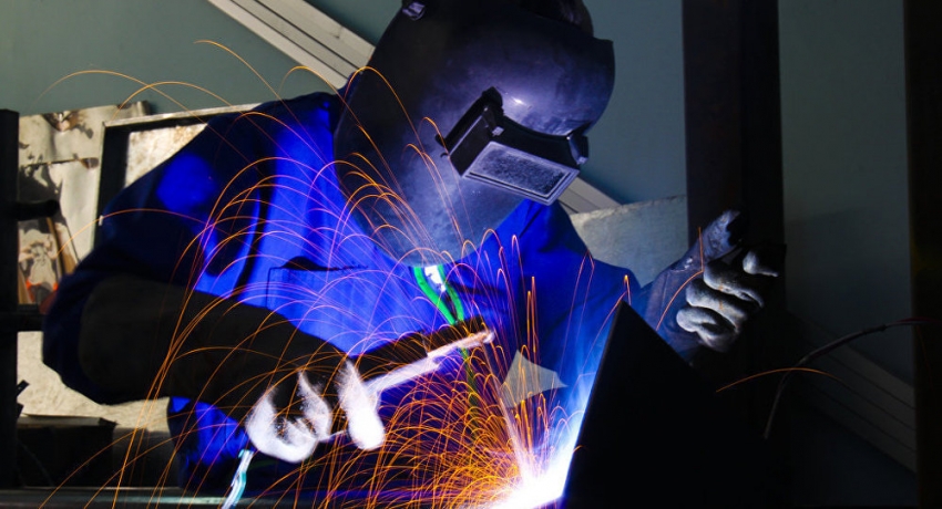 ¿Nueva revolución industrial? Científicos logran soldar juntos el vidrio y el metal